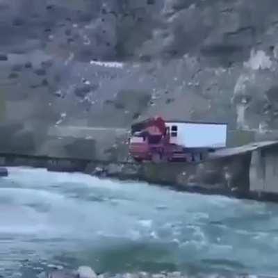 Strength test of Rope Bridge