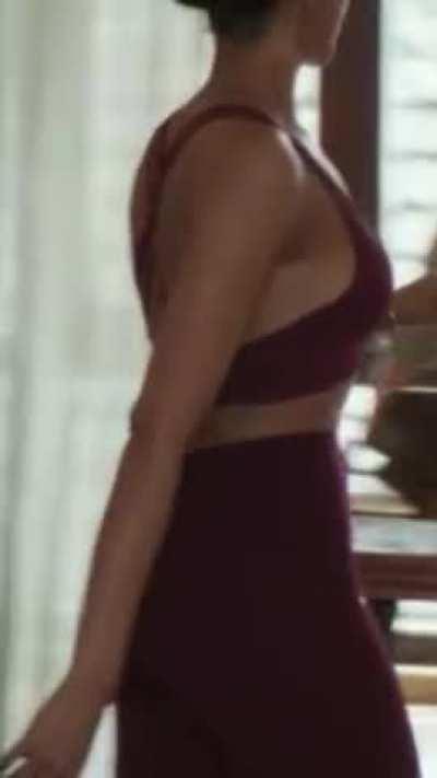 aaaahhhh Deepika sexbomb! 🤤🔥💦 kya badan hai bc uffff!