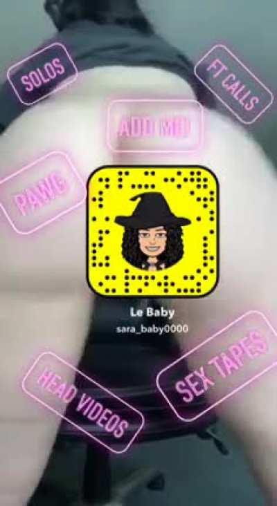 Fine white thot shaking ass on Snapchat 😮‍💨