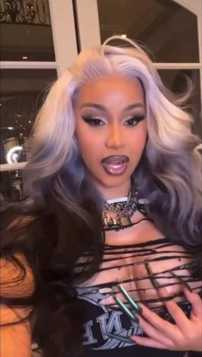 Cardi B Nipslip