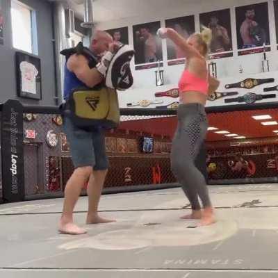 Holly Holm workout