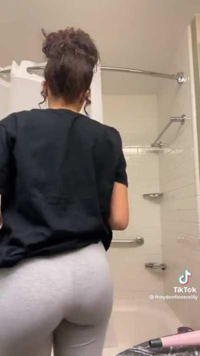 Wish I could touch that ass