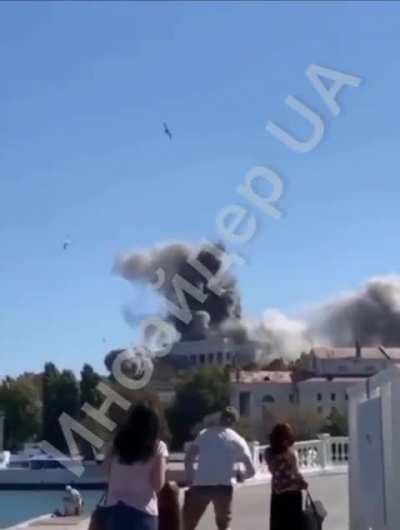 New footage of the Ukrainian missile attack on the headquarters of the Black Sea Fleet in Sevastopol (Crimea) earlier today. Obviously, it was struck by more than one missile despite what was reported by the Sevastopol authorities