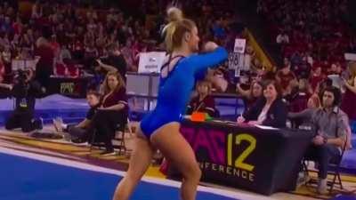 UCLA’s Gracie Kramer 💛💙🐻🤸‍♀️