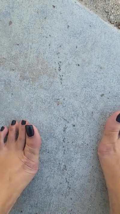 my feet look so enormous next to these tiny little ants