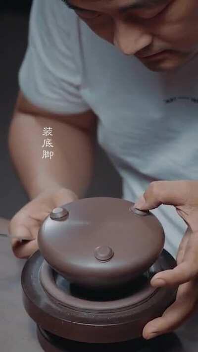 Traditional Chinese teapot craft