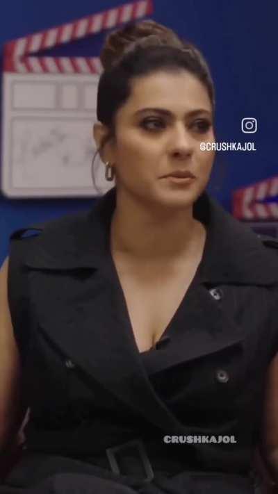 Wanna tear all the dress of Kajol... That subtle cleavage💦💦💦
