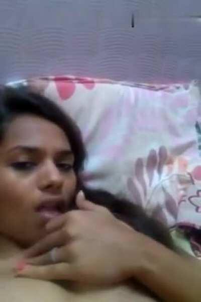 Srilankan Hot girl Masturbating ..