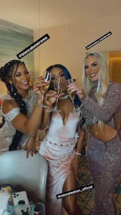 Bianca with Sasha and Dana 🥂