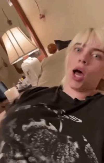 Billie Eilish's boob bounce