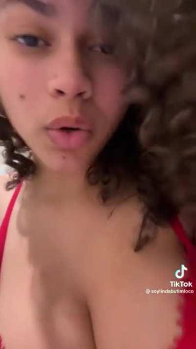 (soylindabutimloco) big boobs latina