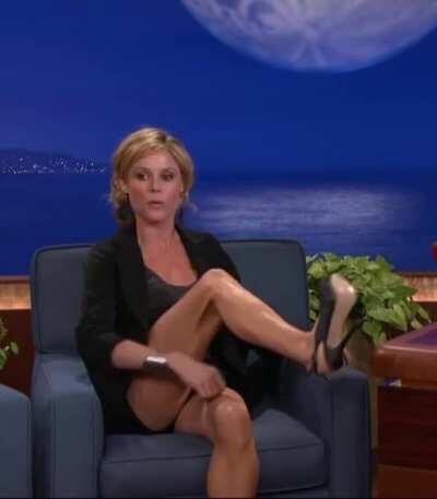 Julie Bowen | Conan (2010)