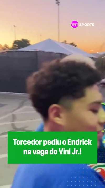 Torcedor pedindo pro Dorival colocar o Endrick contra o Uruguai