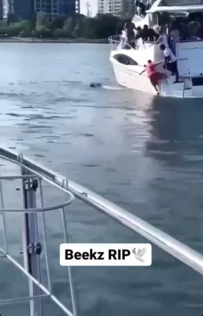 SMH boat company should’ve did a better job with saving his life.