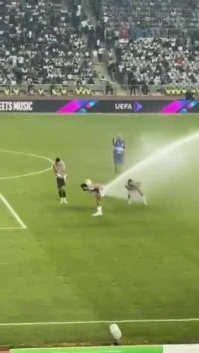 Perfectly timed sprinkler