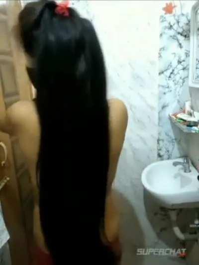 Desi Priya Rani Bathing Naked in Live