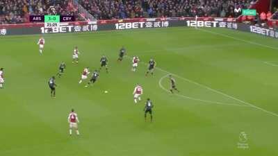 Posting an Özil pass every day until Arsenal play a game. Day 53: v. Crystal Palace, 2018.