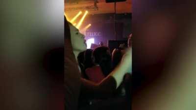 Daughter signs lyrics for her deaf dad at rock concert