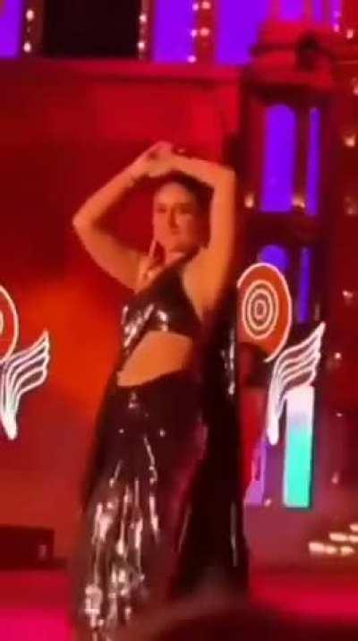 Can’t get enough of Kareena’s meaty Armpits 🥵