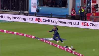 Unbelievable Catch taken by Harleen Deol, India 🇮🇳 v/s England 🇬🇧