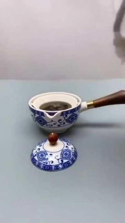 This tea making apparatus