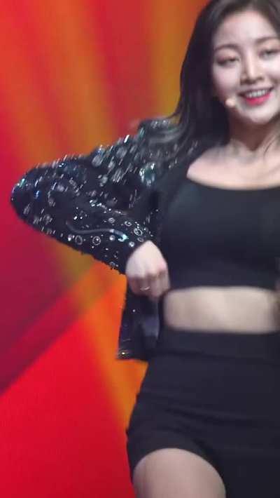 Jihyo - black shorts, top, jacket, 171229, heartshaker, Kbs, 가요대축제 트와이스 채영