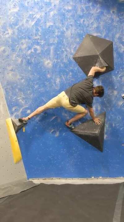 Cool Comp Boulder with Super Fun Dyno / Barndoor Move