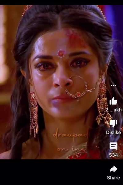 The recent dialoge delivery of Kriti Sanon in Sita reminded me of how good Pooja Sharma was in Draupadi’s role in Star Plus Mahabharata. Why don’t directors look beyond the mainstream actors for such divine sort of roles.