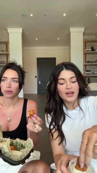 Stassie and Kylie having some fun - TikTok