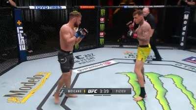 The striking of Rafael Fiziev against Renato Moicano