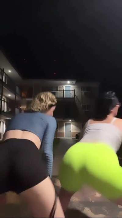 Ghetto White Besties Twerkin