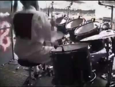 Joey Jordison the former drummer for Slipknot playing the song “Eyeless”