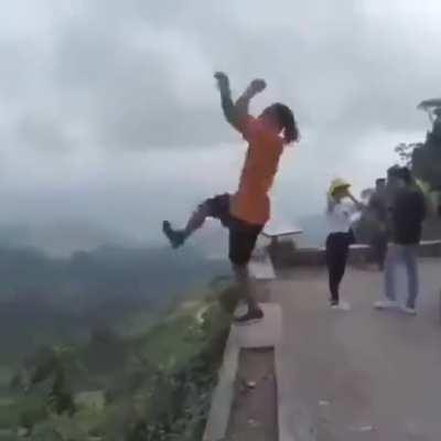 WCGW if I flip on this edge