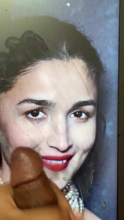 Alia Bhatt mera muth chaat rahi he behen ki lodi