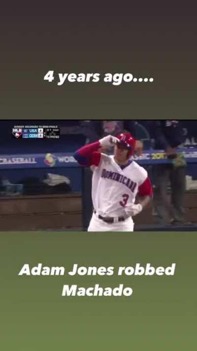 Adam Jones robs Manny Machado of home run