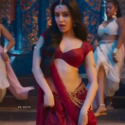 Shraddha Kapoor's cameo in Thumkeshwari song😍