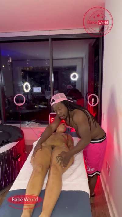 Big booty massage in bake world wanns see what happened next