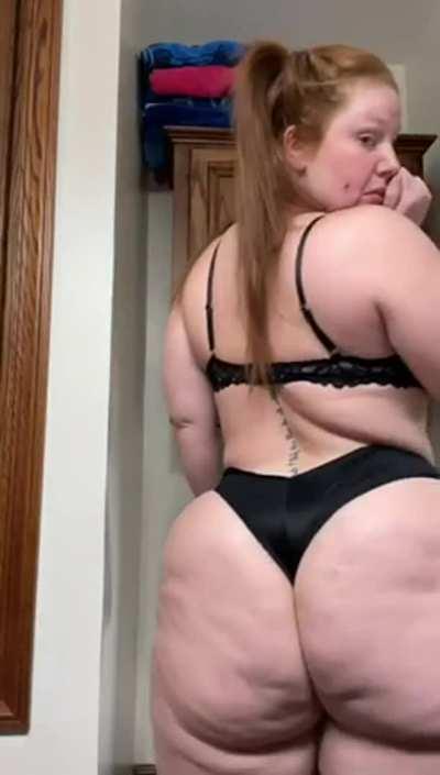 Ginger PAWG Goddess