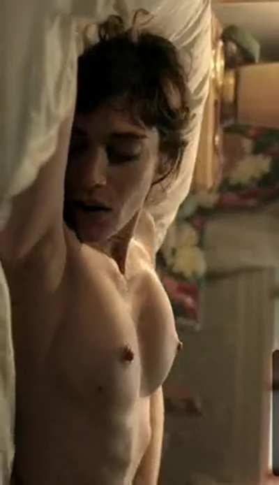 Lizzy Caplan in 'Masters of Sex'