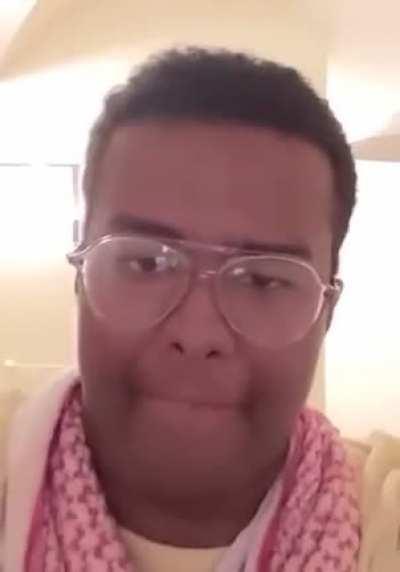 Twomad throwing a knife at his phone