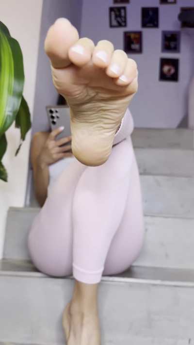 You dream about my toes wrapping around your weak little mind, donโt you?