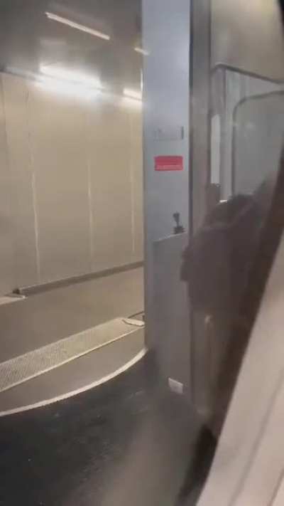 Man late for his flight and got mad, kicking the plane's door repeatedly 