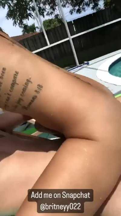 Fucking my BF by the pool is so hornyy because my neighbors are all horny and wants to cum seeing us