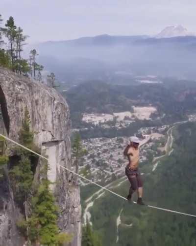 Walking over a gorge without a safety line