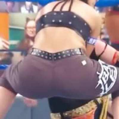 Bayley booty 🤤