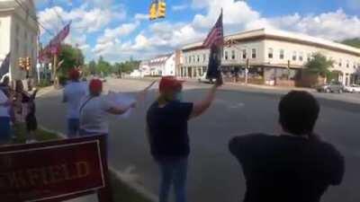 Man goes to a Pro-Tump protest with an Iraqi flag (says &quot;God is Great&quot;) and blasts prayer music