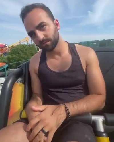 💯&quot;Air force pilot&quot; on vacation is unfazed by this amusement park ride💯