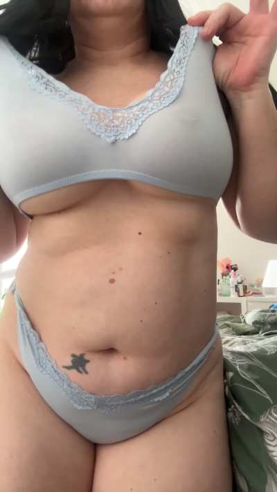 HOTMOMSGW