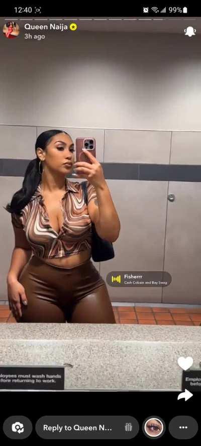 Queen Naija 