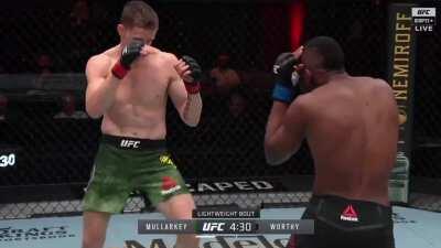 [SPOILER] Jamie Mullarkey vs. Khama Worthy